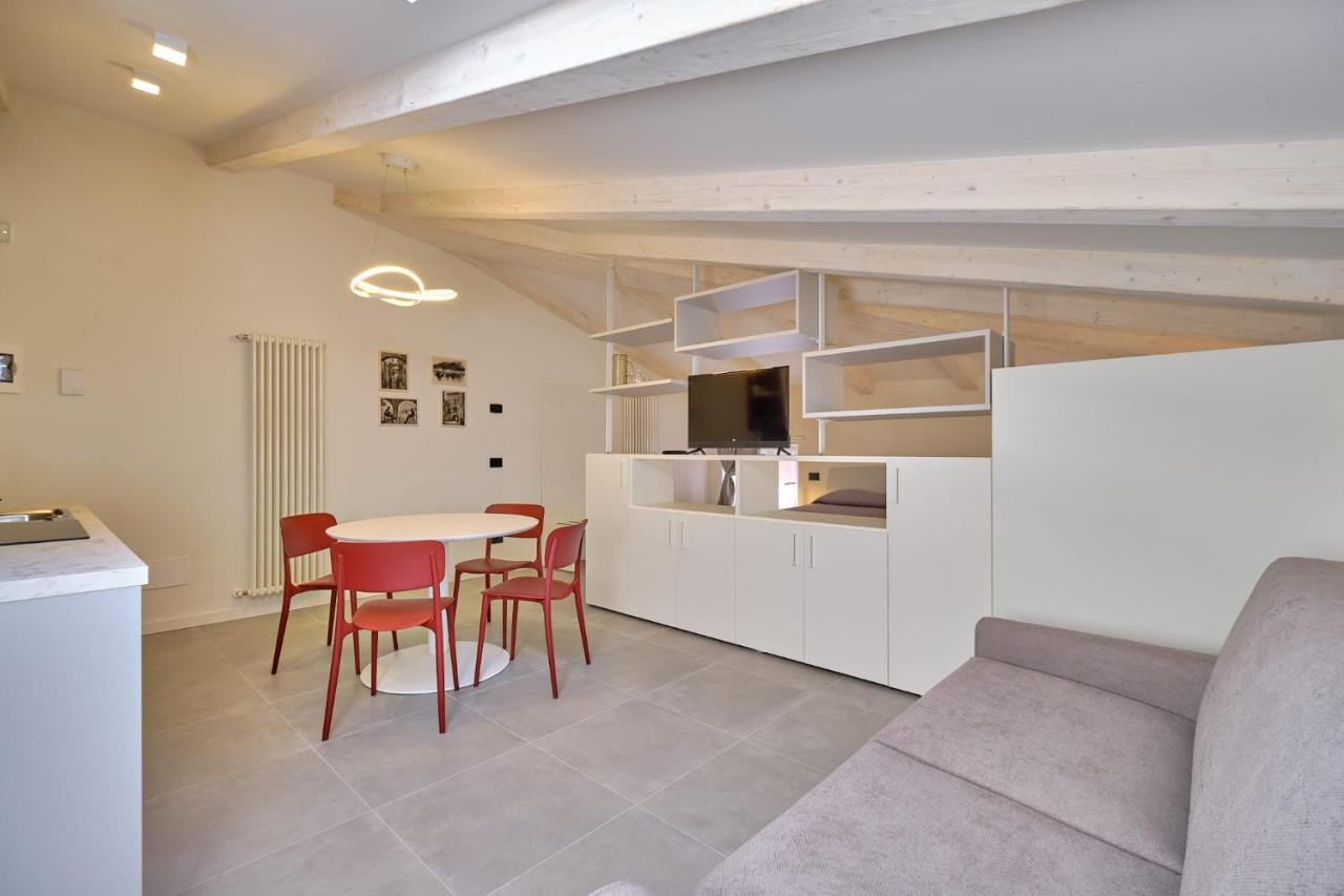 Apartmentsgarda - Residenza Mercanti Εξωτερικό φωτογραφία