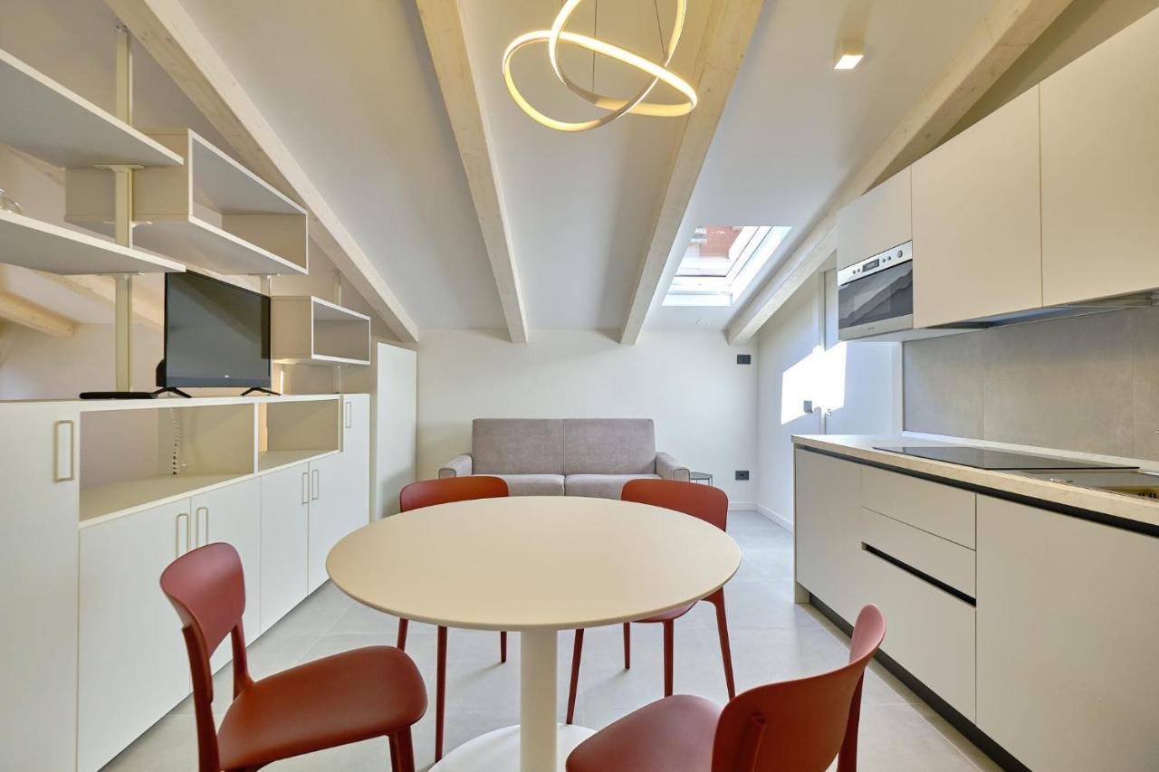 Apartmentsgarda - Residenza Mercanti Εξωτερικό φωτογραφία